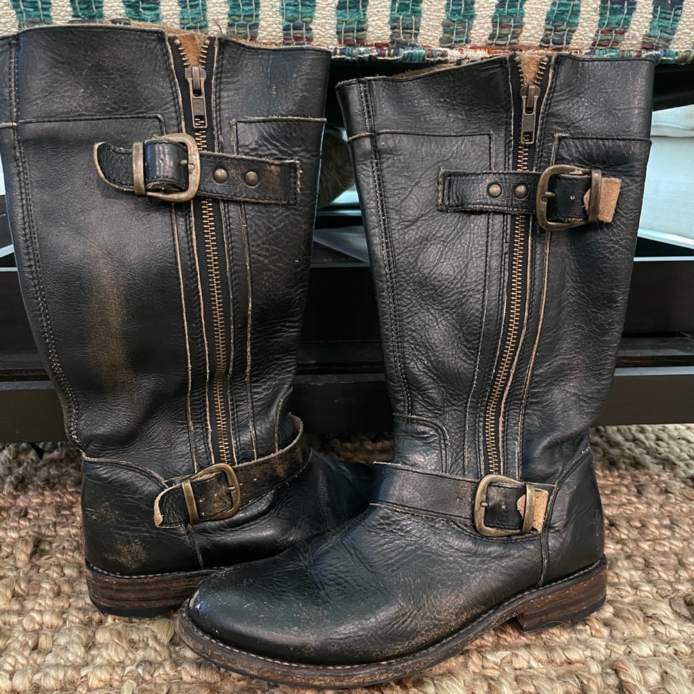 bed|stü

Gogo Lug Black Rustic Boots round toe Women size 7 Pre-owned great boot